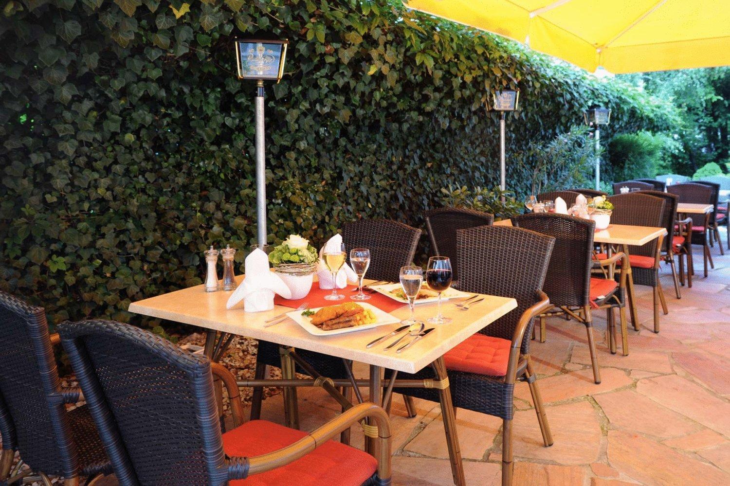 Hotel & Restaurant Hugenottengarten Фридрихсдорф Екстериор снимка