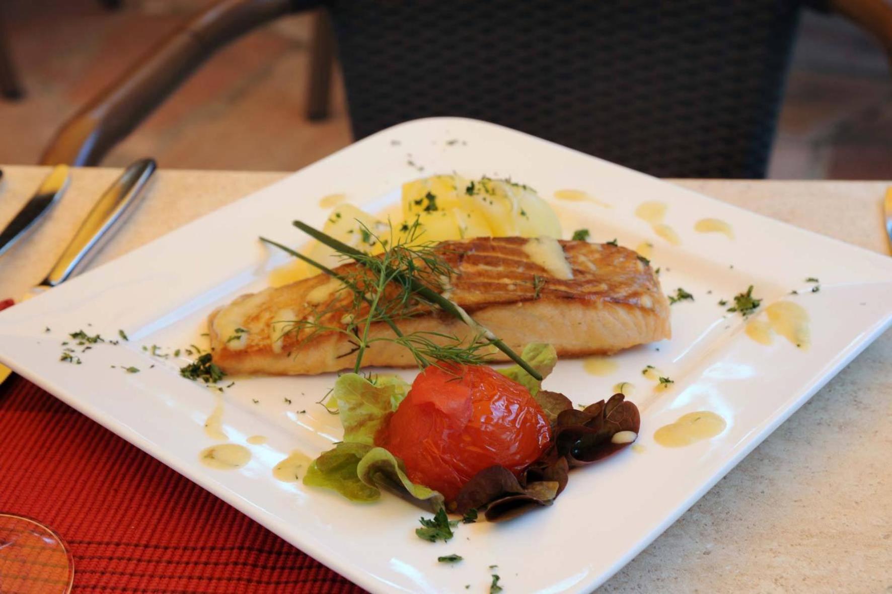 Hotel & Restaurant Hugenottengarten Фридрихсдорф Екстериор снимка