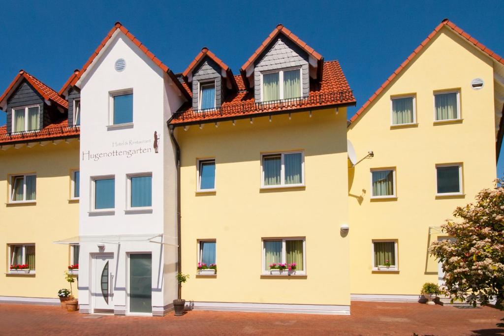 Hotel & Restaurant Hugenottengarten Фридрихсдорф Екстериор снимка