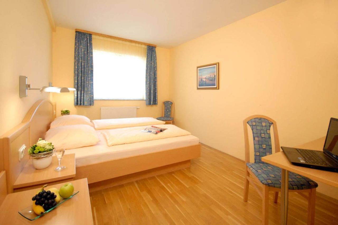 Hotel & Restaurant Hugenottengarten Фридрихсдорф Стая снимка